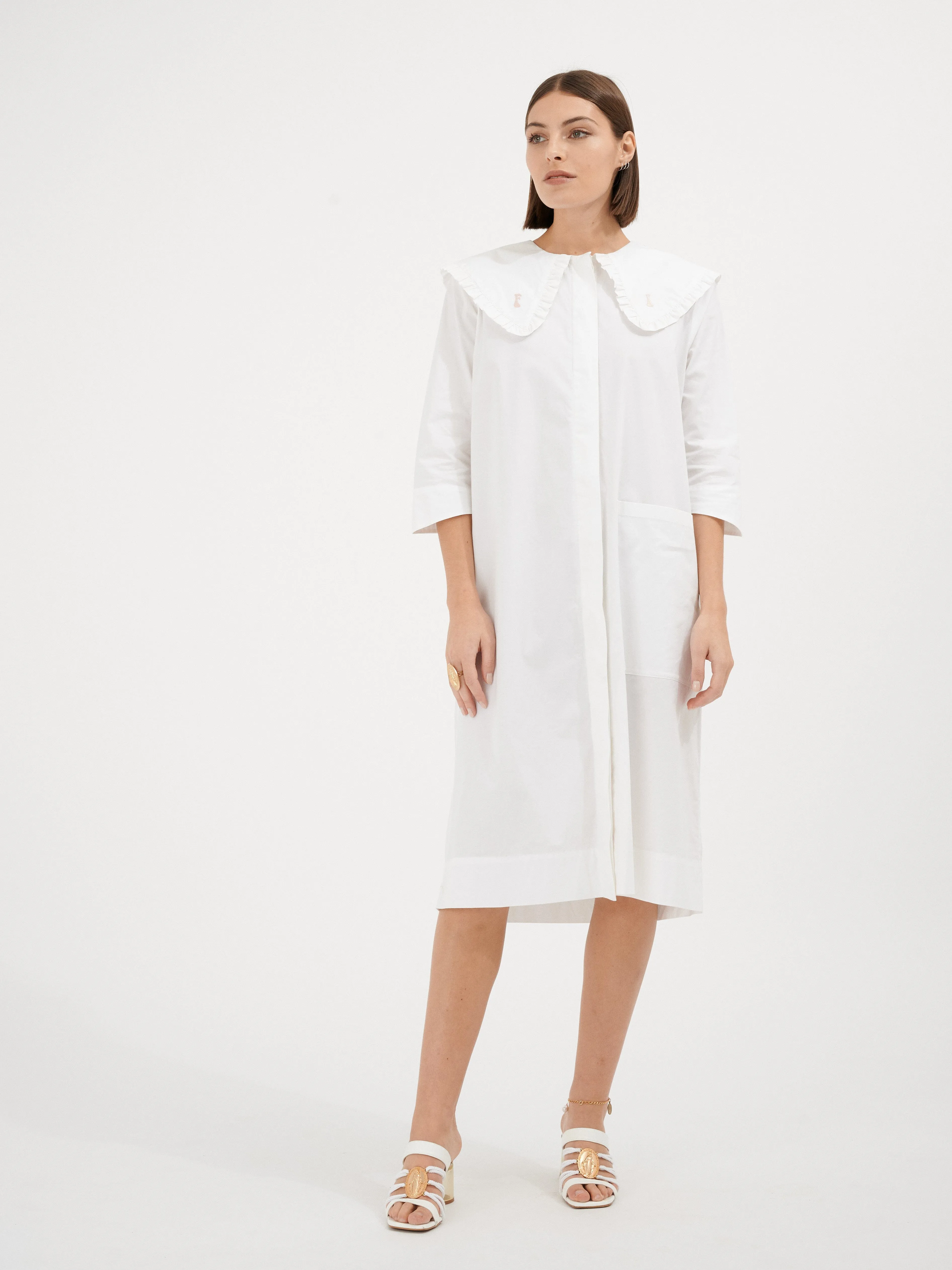 ANTONIA - Robe midi à col claudine oversized brodé en coton blanc