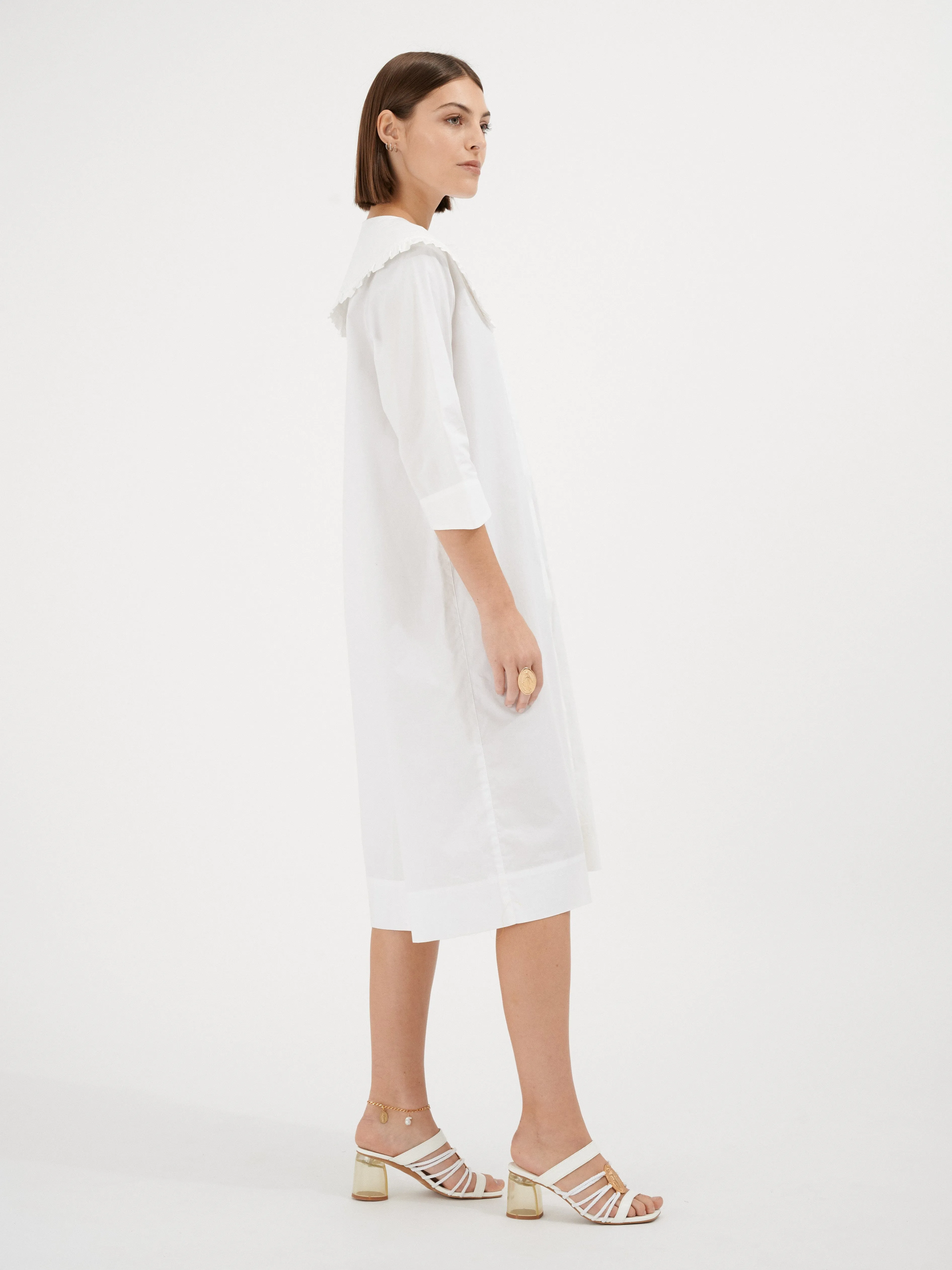 ANTONIA - Robe midi à col claudine oversized brodé en coton blanc