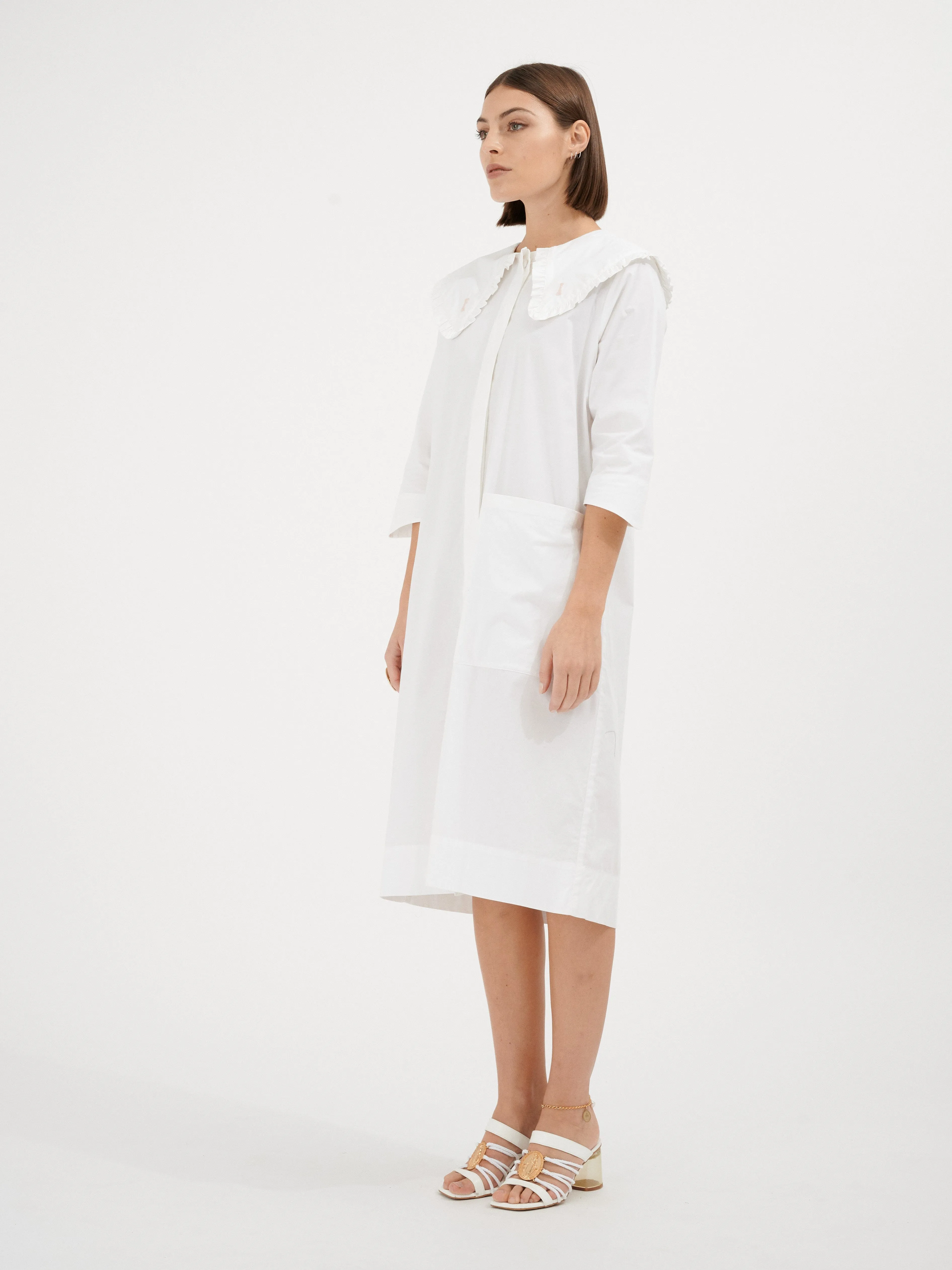 ANTONIA - Robe midi à col claudine oversized brodé en coton blanc