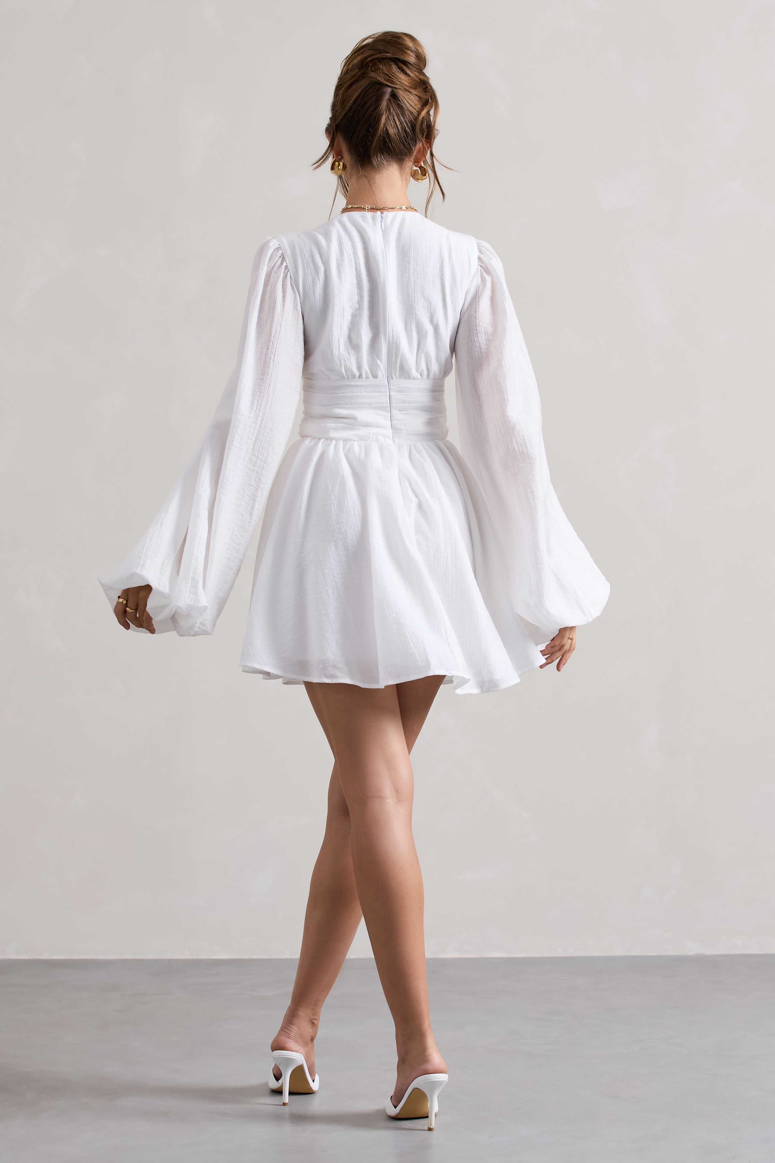 Avalon | Mini-robe blanche à décolleté plongeant et manches bouffantes