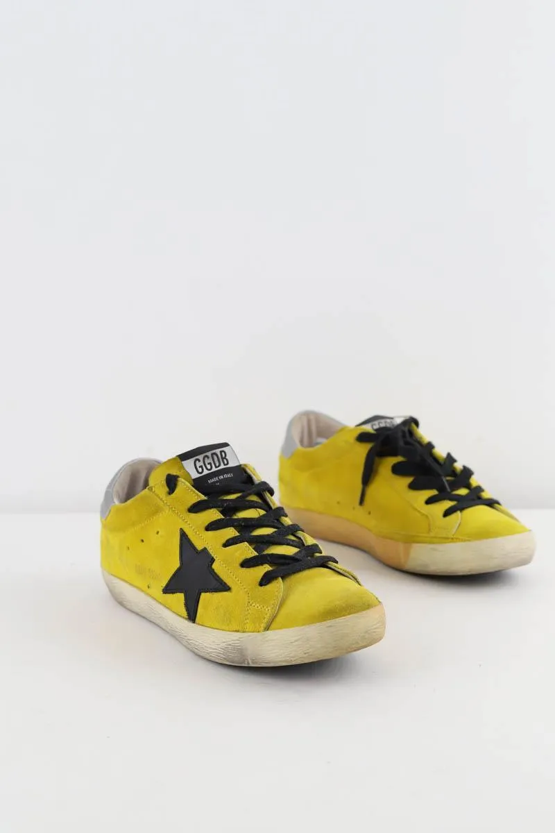 Baskets Superstar en daim  Golden Goose Superstar jaune. Matière principale daim. Taille 36.