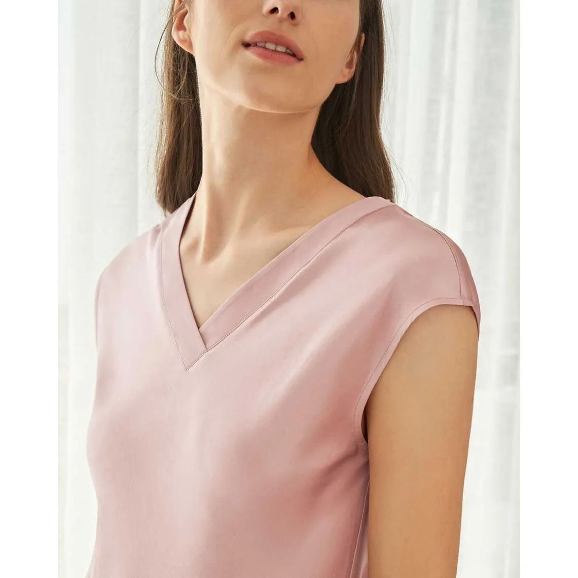 Chemise De Nuit En Soie Col V Manche Ample rose poudre | 3 Suisses