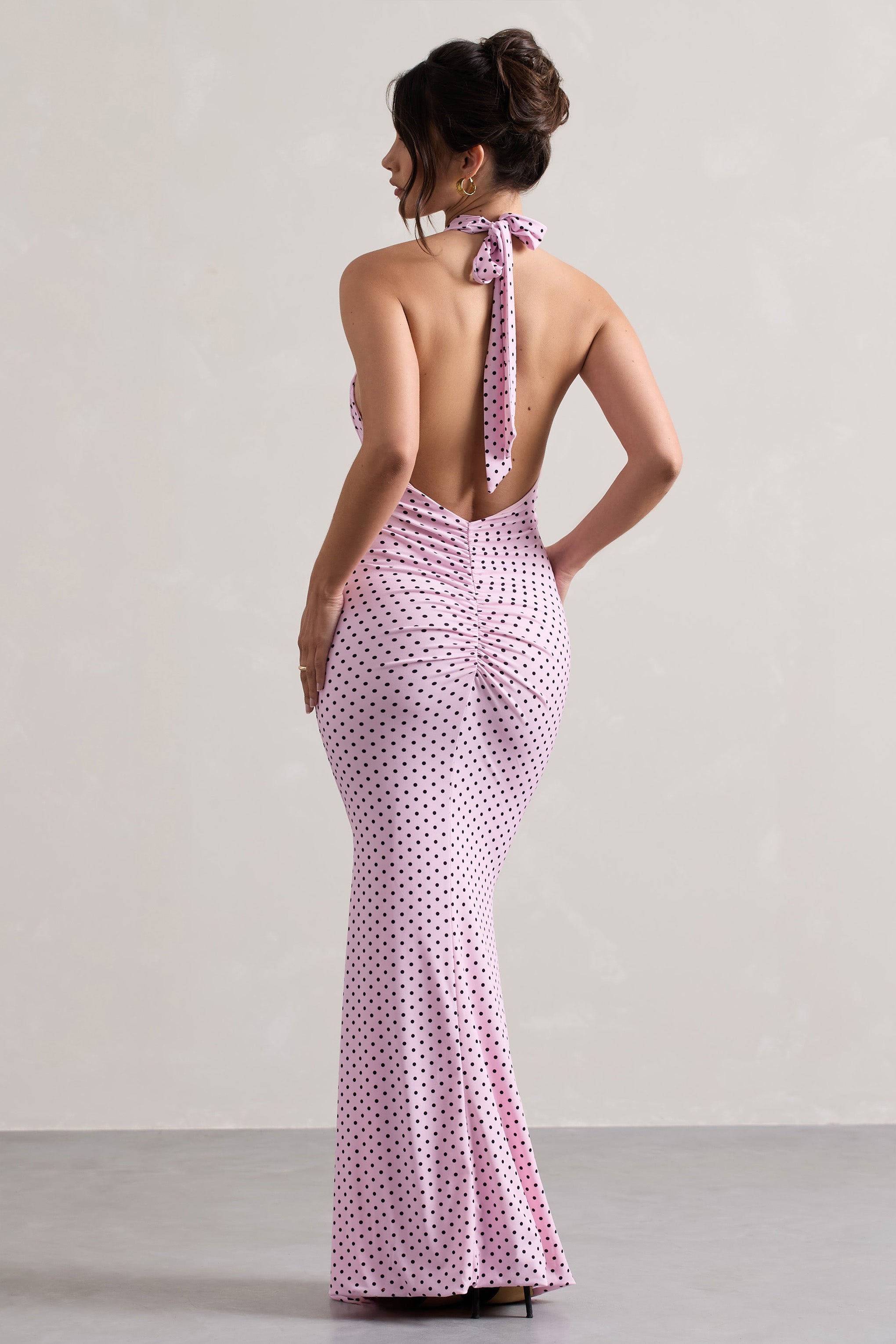 Invincible | Robe longue rose à pois dos nu et croisée