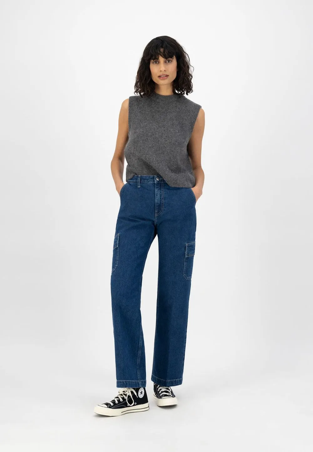 Jean ample cargo bleu en coton bio et recyclé - wilma works stone indigo femme