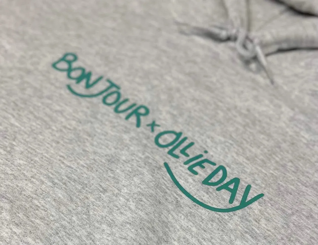 Le Hoodie Bonjour. X Ollieday