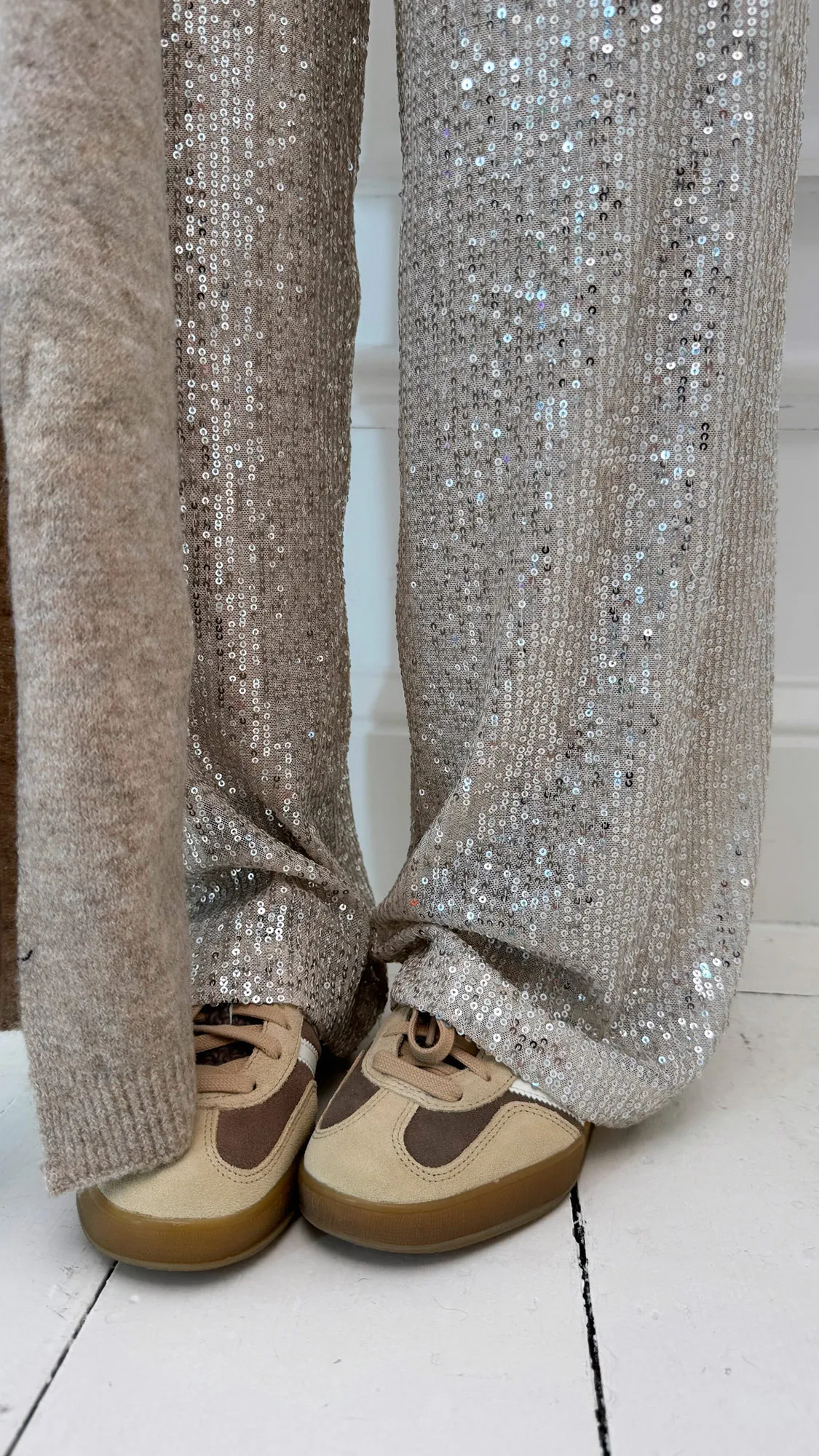 Pantalon beige à sequins