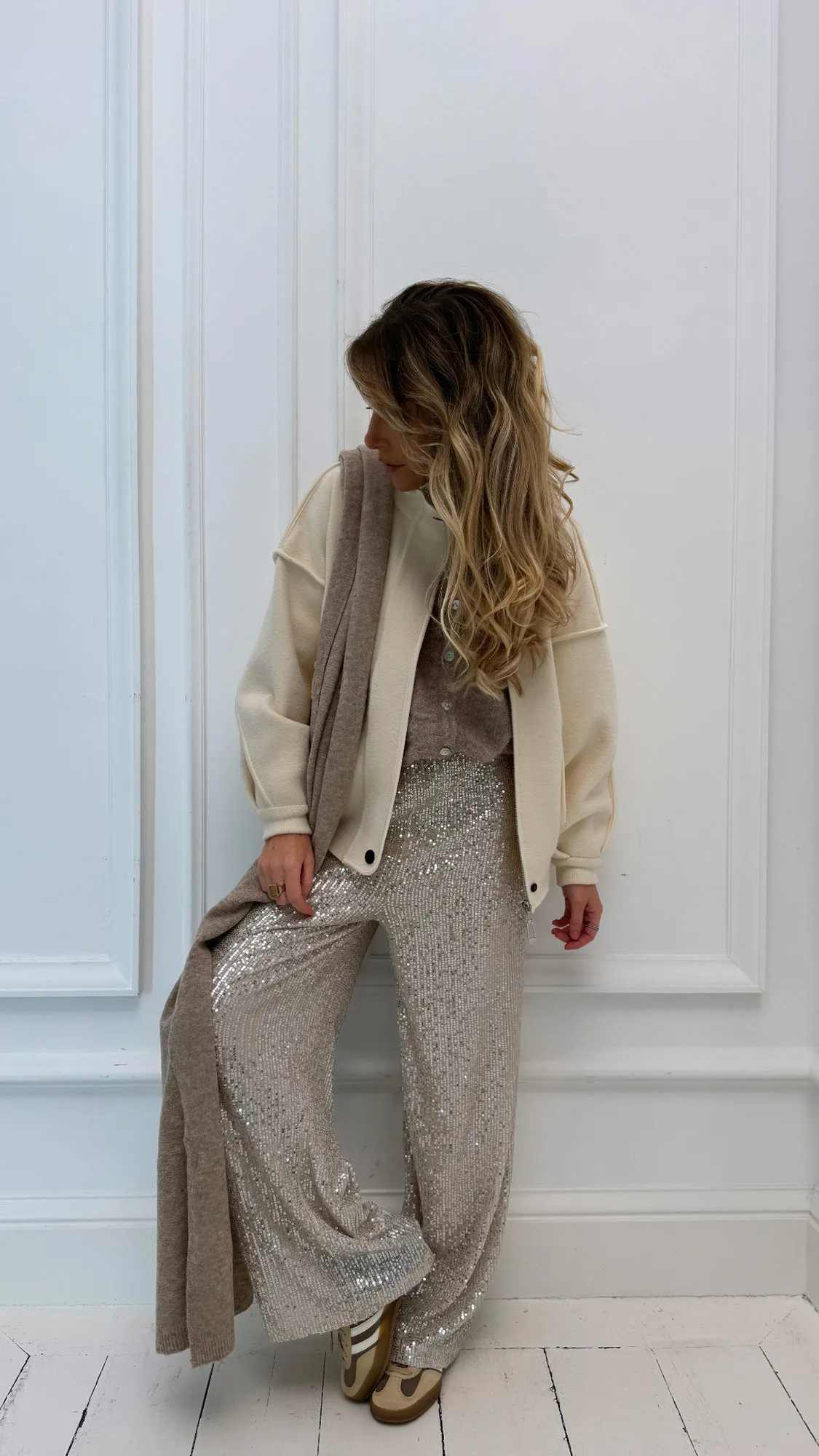 Pantalon beige à sequins