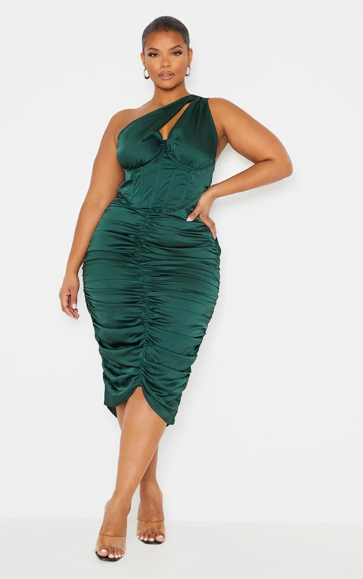 Plus Robe mi-longue satinée froncée vert émeraude à épaule unique détail corset