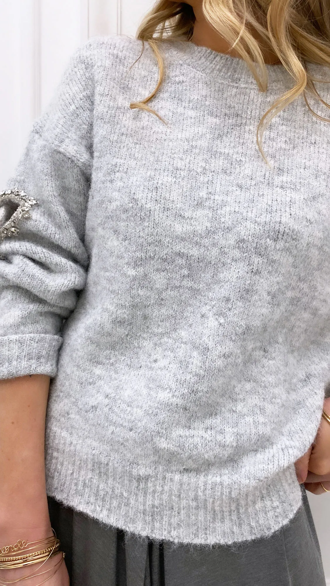 Pull gris coeur strass