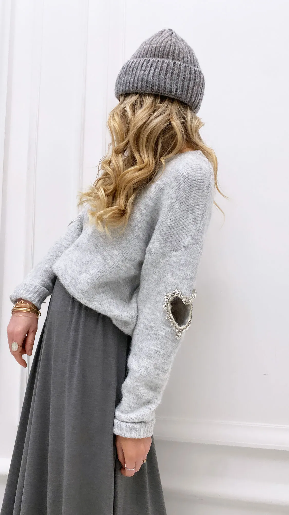 Pull gris coeur strass