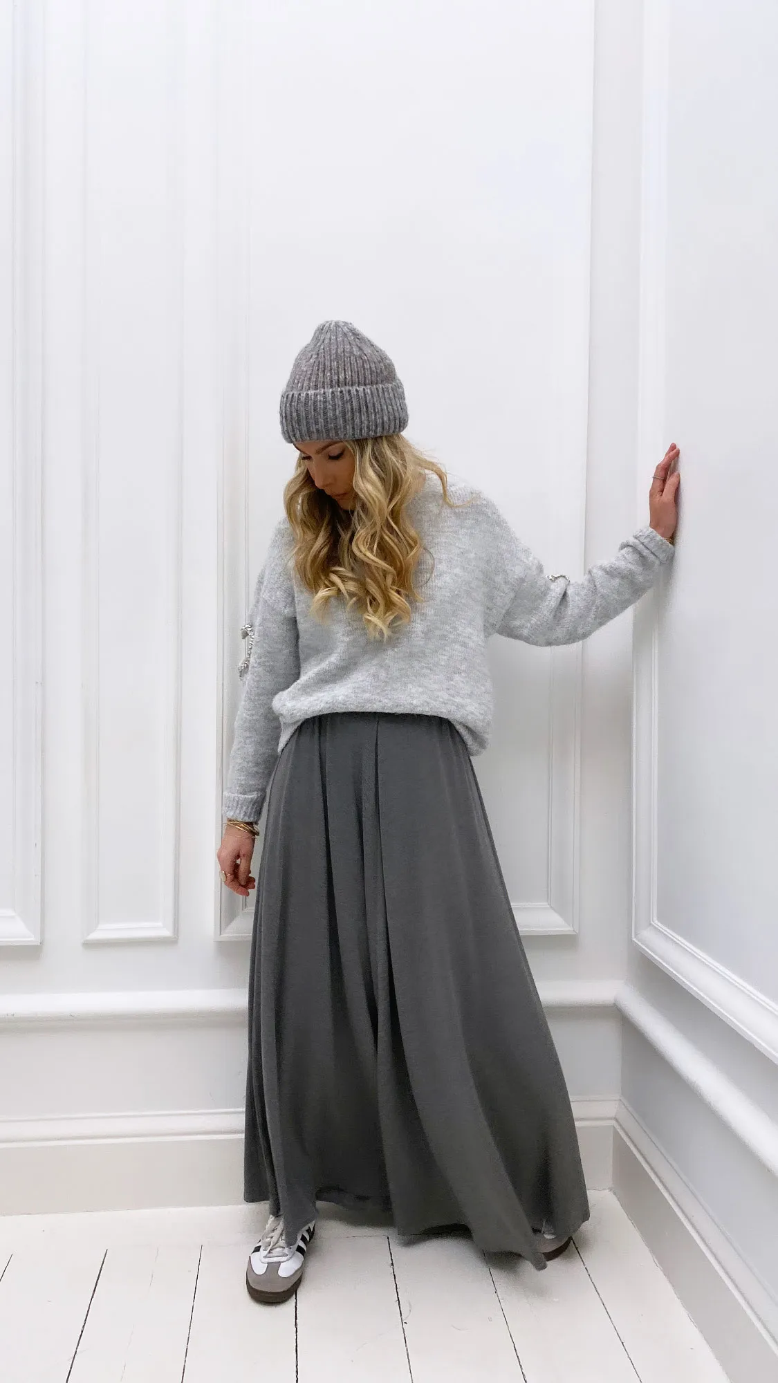 Pull gris coeur strass