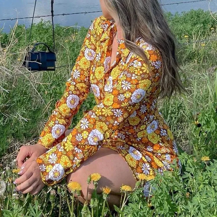 Robe année 70 vintage à fleurs • Vintage Univers