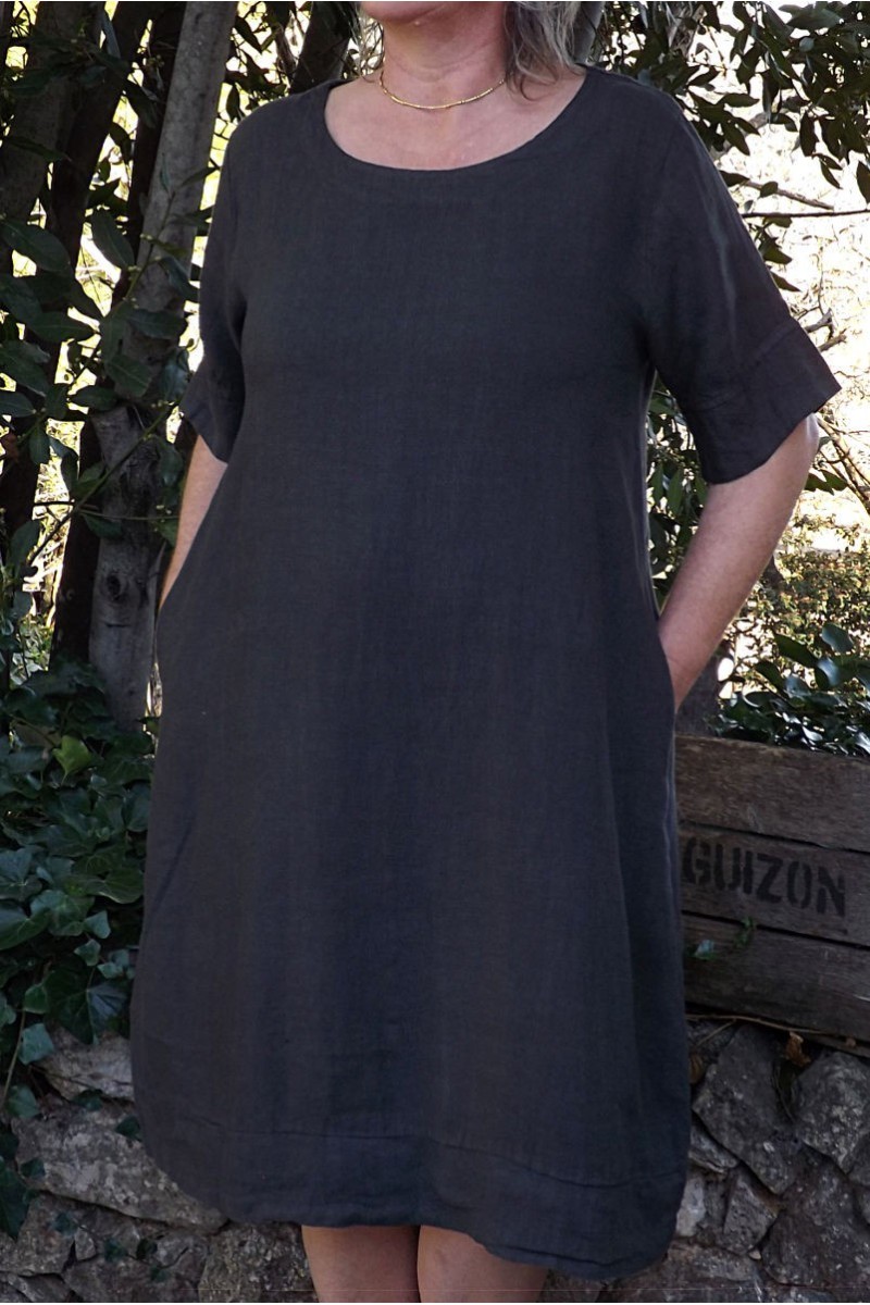 Robe en lin grande taille de couleur anthracite manches courtes