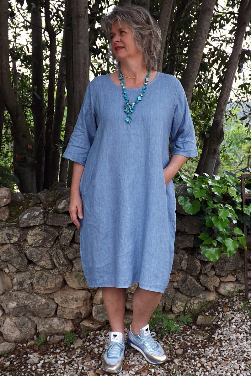 Robe en lin grande taille de couleur bleue