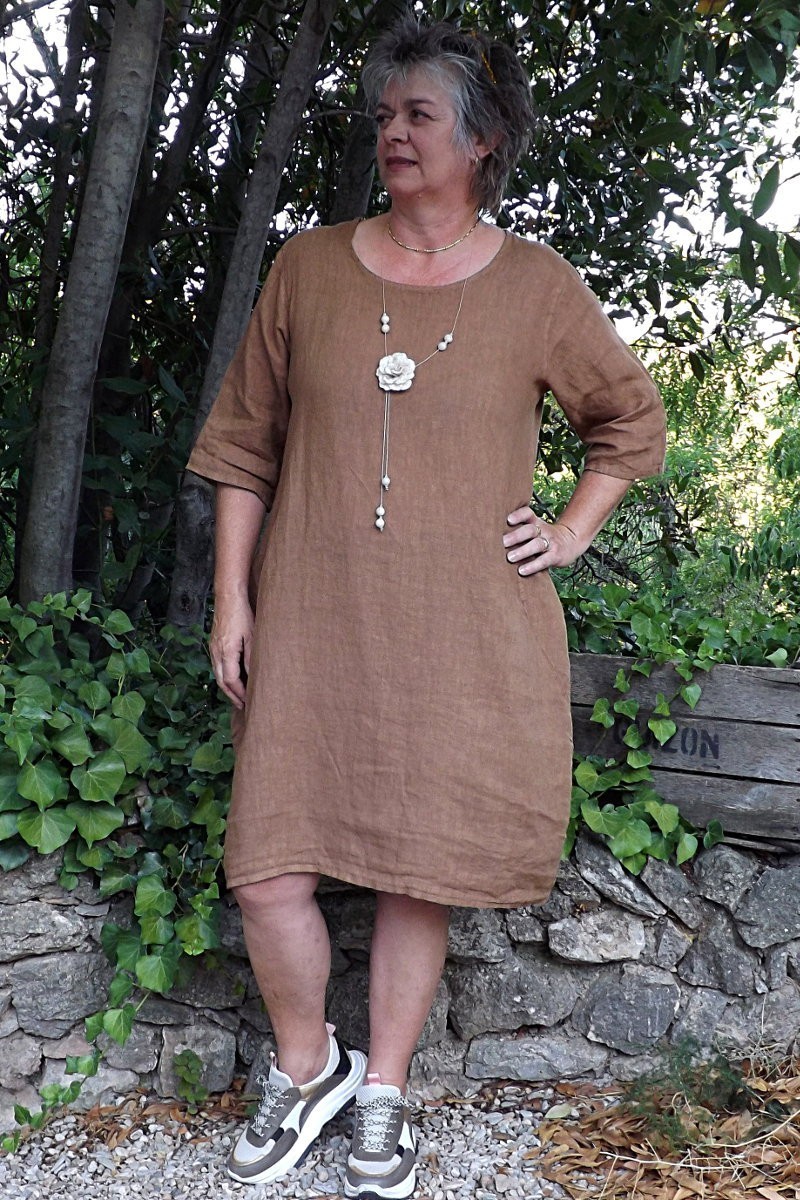 Robe en lin grande taille de couleur cappuccino