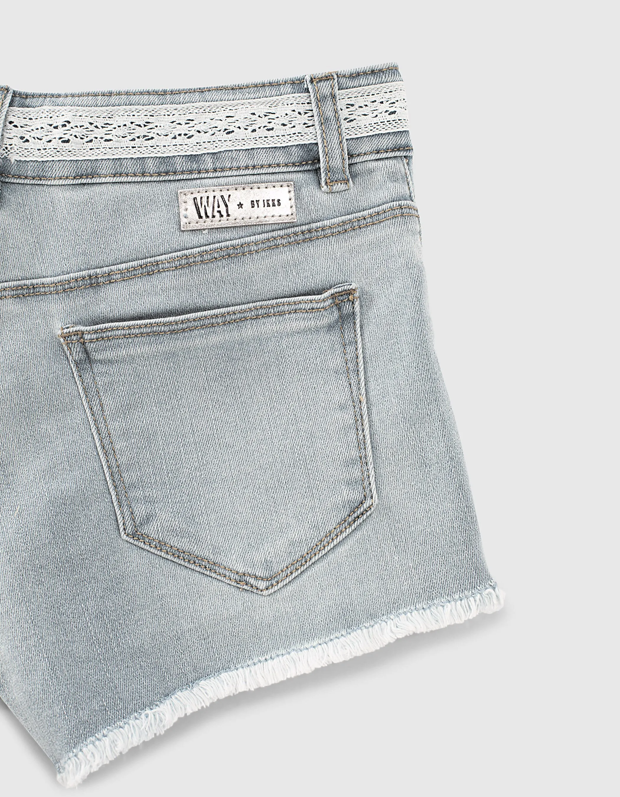 Short en jean bleach blue bio détail dentelle fille 