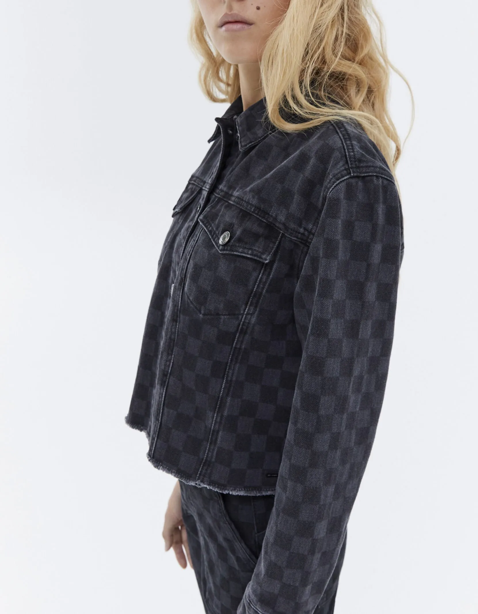 Veste en jean grise à motif damier finition frangée Femme