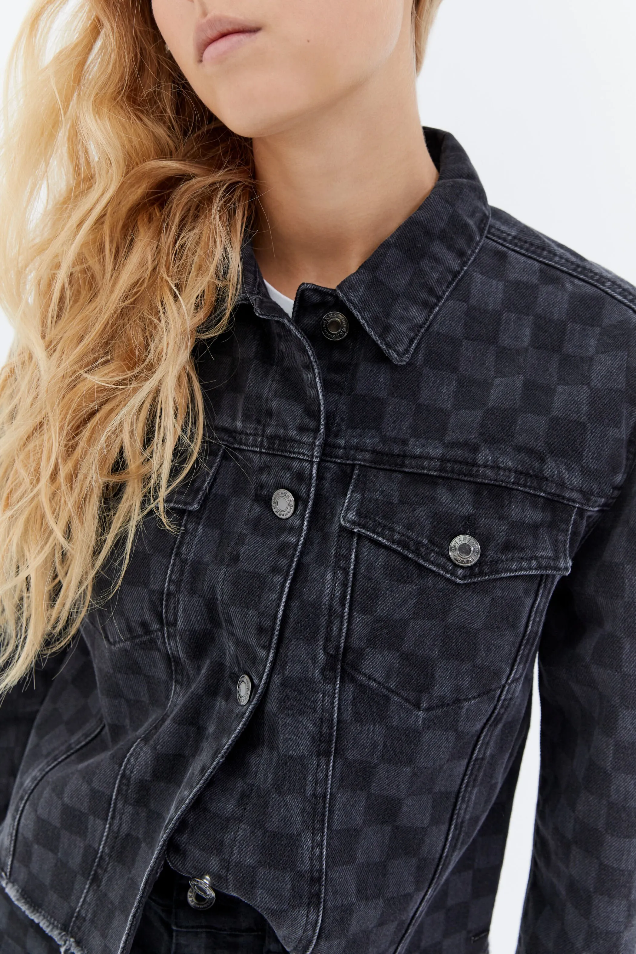 Veste en jean grise à motif damier finition frangée Femme